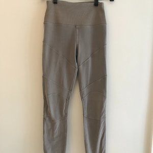 Alo Yoga Leggings - Beige Size 4